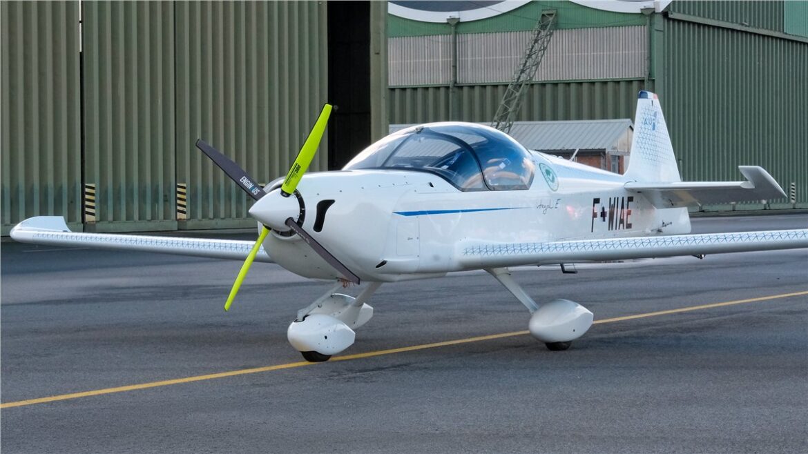Safran Electrical & Power Aura Aero partnership, Aura Aero INTEGRAL E, Aura Aero ERA aircraft, electric aircraft Safran, hybrid-electric aircraft, ENGINeUS electric motor, electric aviation technology, hybrid-electric regional aircraft, 19-seat hybrid-electric aircraft, low-carbon aviation, aviation magazines in middle east, aerospace magazine in middle east, mro magazine in middle east, defence magazines in middle east, business aviation magazines in middle east,