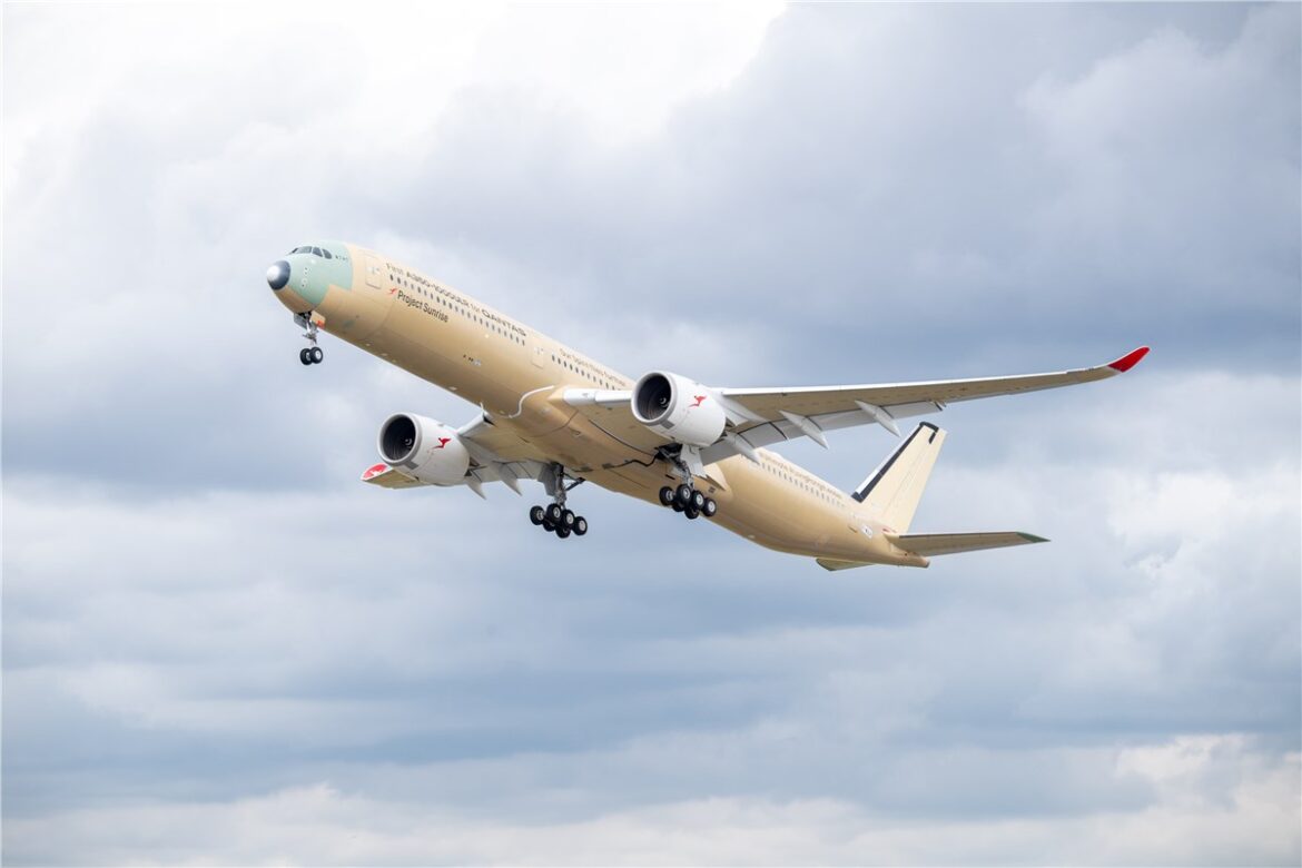 Airbus A350-1000ULR, A350-1000ULR first flight, Qantas Project Sunrise, Qantas A350-1000ULR, Sydney London non-stop flight, Airbus A350 long range aircraft, A350-1000ULR range, Airbus A350 first flight, Qantas fleet expansion, ultra long range aircraft,