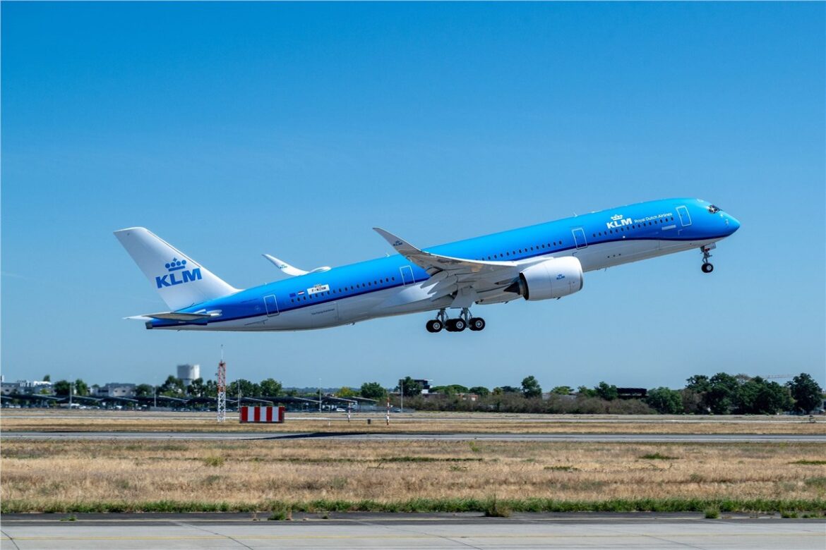 KLM Royal Dutch Airlines, Airbus A350-900, Air France-KLM Group, fleet renewal, Amsterdam Airport Schiphol, Airspace cabin, Rolls-Royce engines,